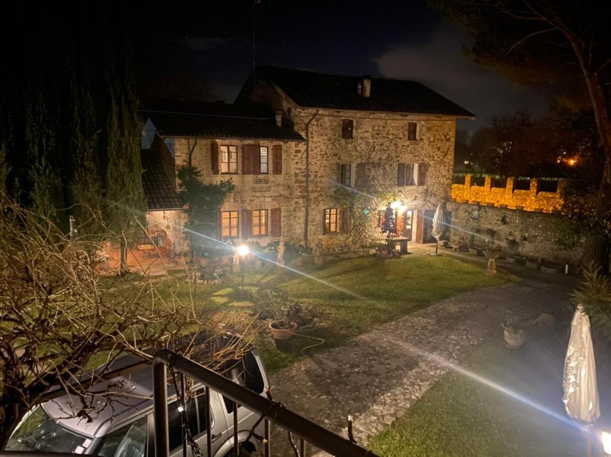 B&B La Casa Del Sole Manzano Eksteriør billede