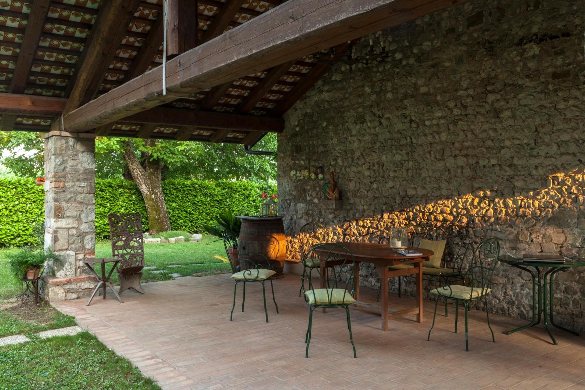 B&B La Casa Del Sole Manzano Eksteriør billede