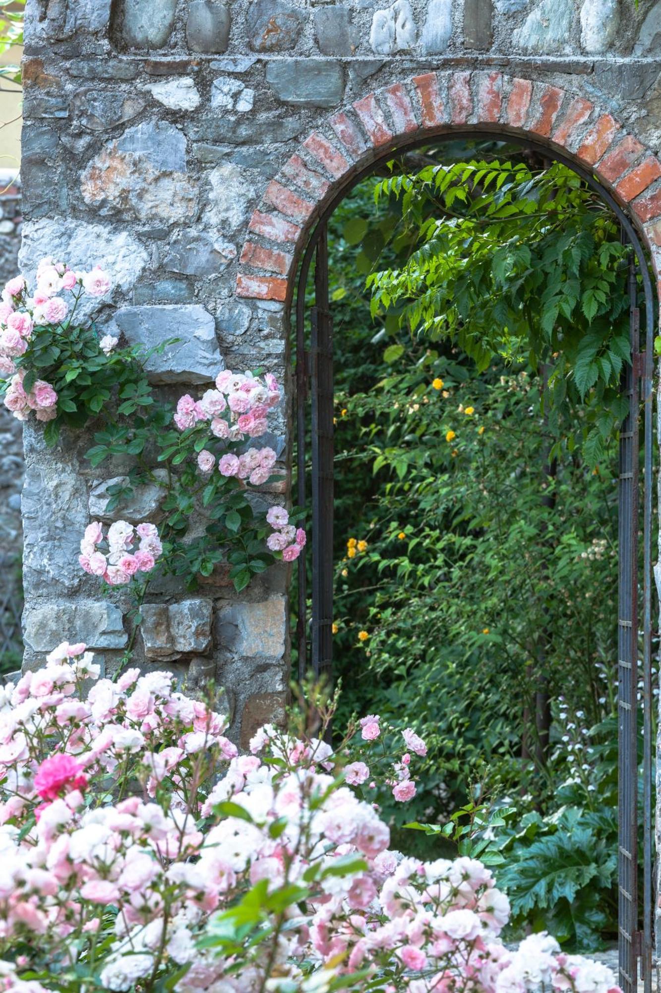 B&B La Casa Del Sole Manzano Eksteriør billede